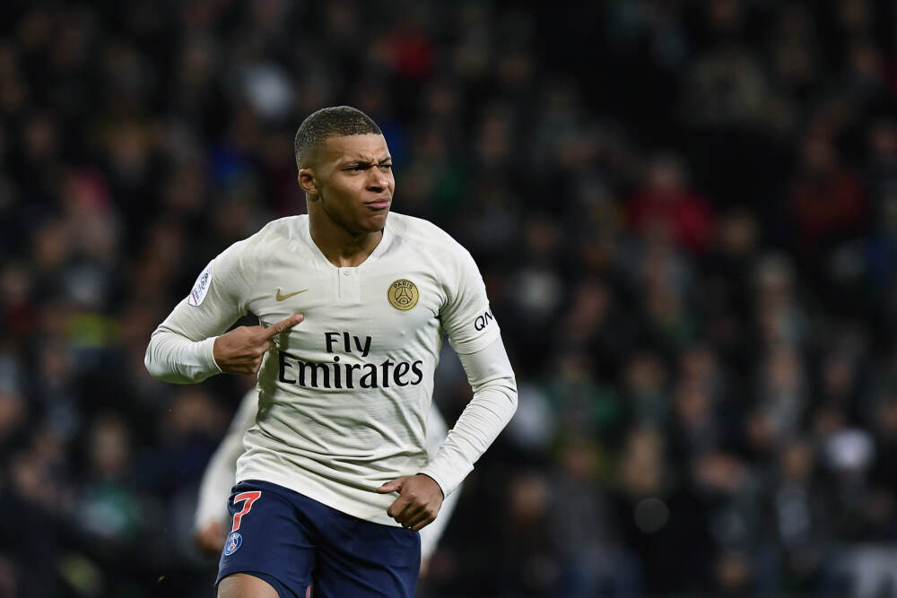 易维哲：黄金注意短线的调整。